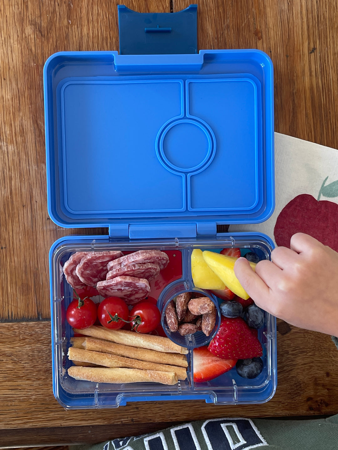 Yumbox Tapas Larger Size Leakproof Bento Lunch Box 5 Compartment (Monte Carlo Blue with Clear Navy Tray)