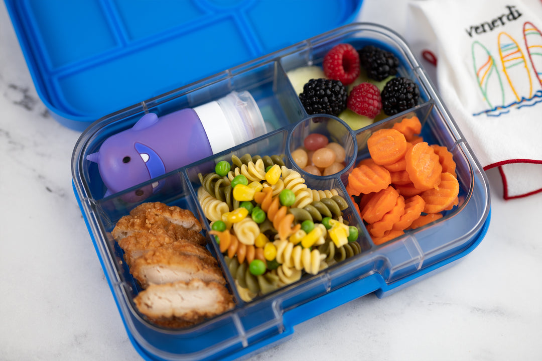 https://yumboxlunch.com/cdn/shop/products/yumbox-photo-3x2-2021-funny-monster-squeeze-fit-01.jpg?v=1610558472&width=1080